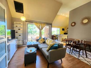 Main picture of 106 Oswego Smt