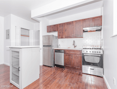 Main picture of 116 E 19th St