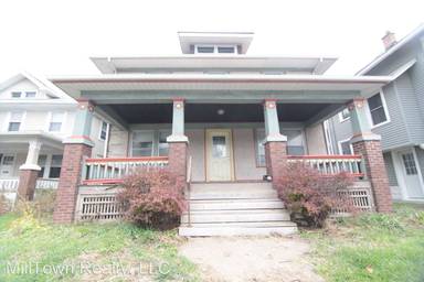 Main picture of 2715 Brady St