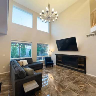 Main picture of 1202 E 100th Pl