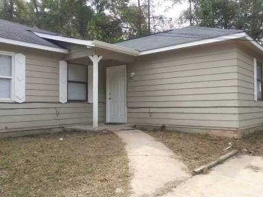 Main picture of 2045 Lee Rd
