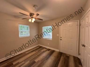 Main picture of 2634 Bradford St