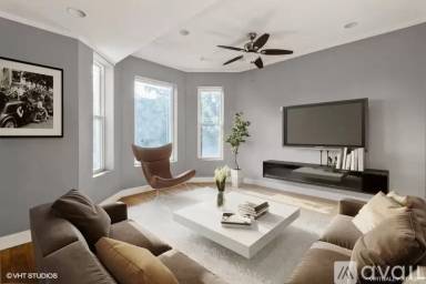 Main picture of 4928 S Saint Lawrence Ave
