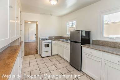 Main picture of 220 3rd Ave
