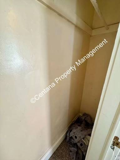 Main picture of 423-425 W Mercury St