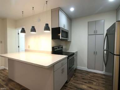 Main picture of 83 14th St