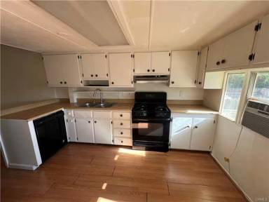 Main picture of 33551 Orange St