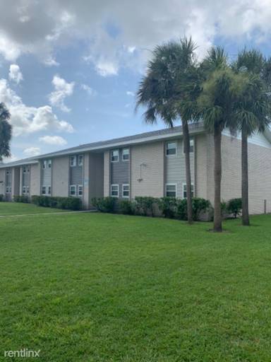 Main picture of 829 Sky Lake Cir
