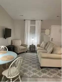 Main picture of 916 Kyle Ave NE