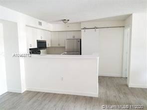 Main picture of 2103 Renaissance Blvd