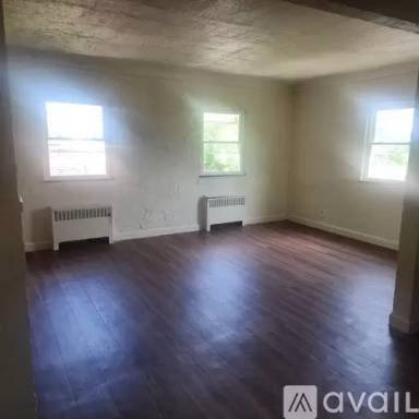Main picture of 4025 Reading Rd