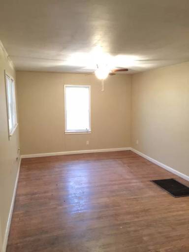 Main picture of 3213 Erskine St