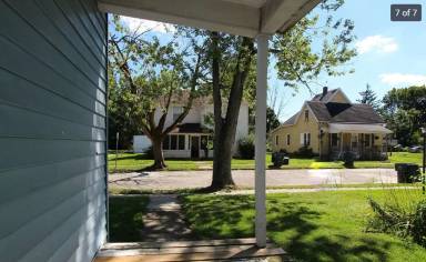 Main picture of 1714 1/2 W Adams St