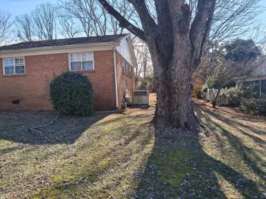 Main picture of 1219 Millard St
