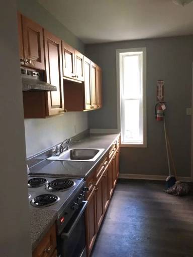 Main picture of 746 Centre St