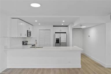 Main picture of Brickell Place Phase II