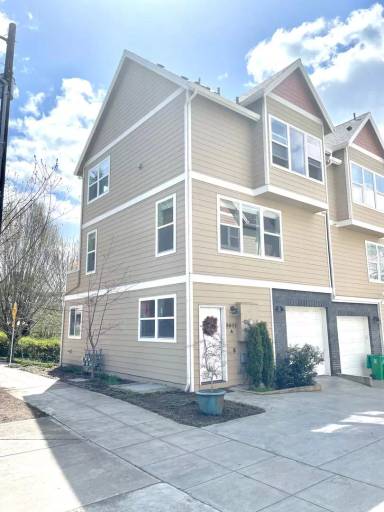 Main picture of 8802 N Edison St