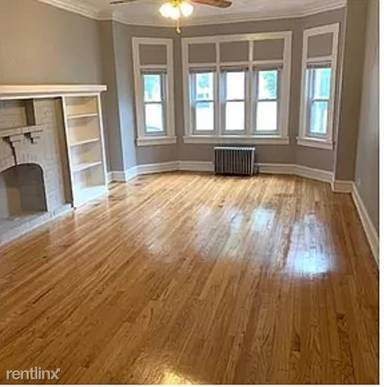 Main picture of 9006 S Escanaba Ave