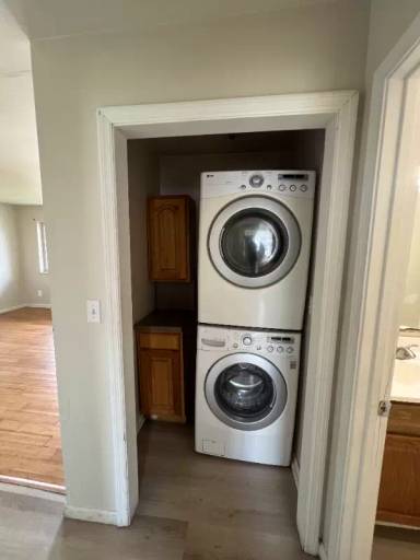 Main picture of 1227 S Lincoln Park Dr