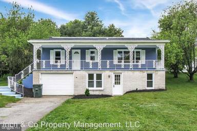 Main picture of 76 N Penn St