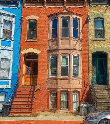 Main picture of 179 Elk St