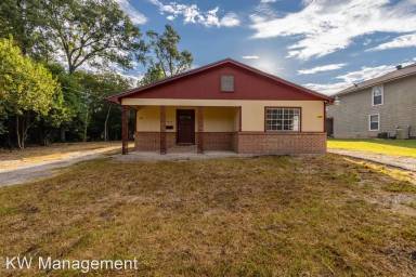 Main picture of 5020 Sutherland St