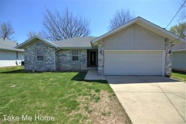 Main picture of 410 S Harper Ave