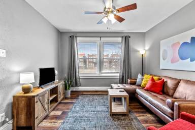 Main picture of 5060 Chippewa St