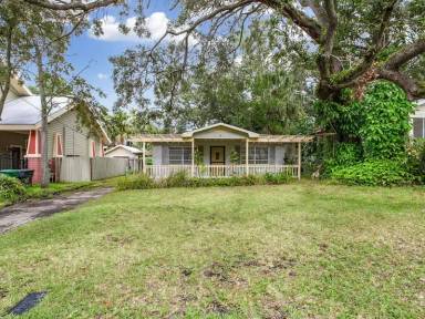 Main picture of 331 W Haya St