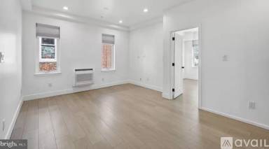 Main picture of 1016 N 64th St