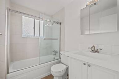 Main picture of 2054-2056 Division Ave