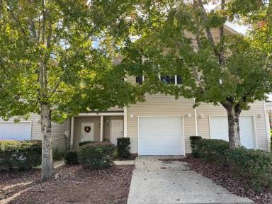 Main picture of 102 Farrah Ave