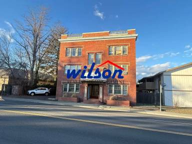 Main picture of 1501 W Yakima Ave
