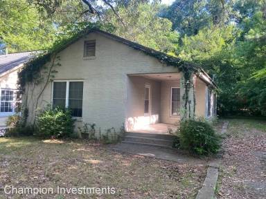 Main picture of 523 E Warren St