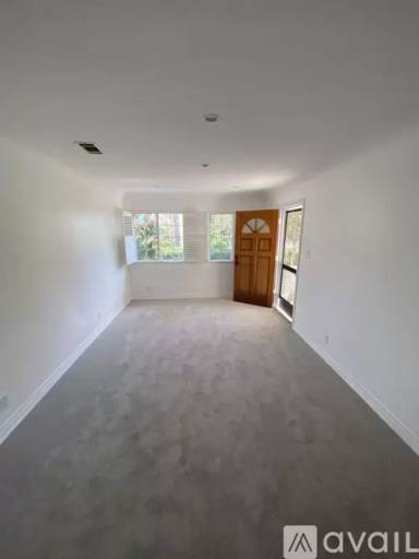 Main picture of 600 N Plymouth Blvd
