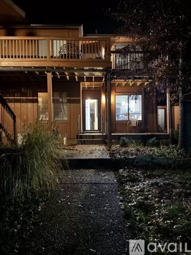 Main picture of 489 Piping Rock Rd
