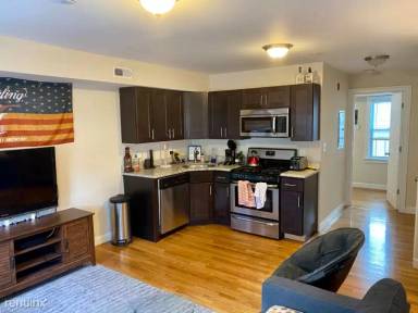 Main picture of 167 Thorndike St