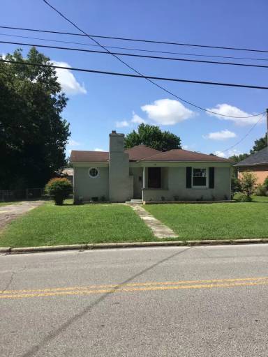 Main picture of 718 E College St