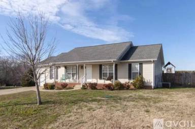 Main picture of 110 W McCoury Ln