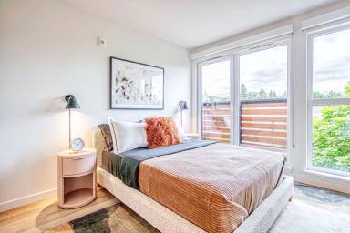Main picture of 4015 Stone Way N