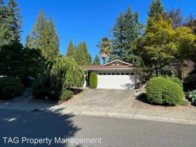 Main picture of 1926 180th Ave NE