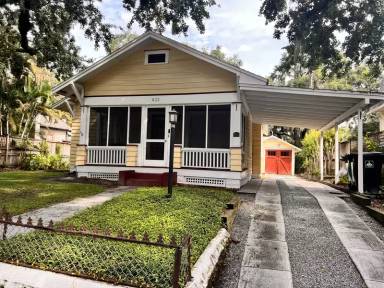 Main picture of 633 E Harwood St
