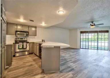 Main picture of 426 Yacht Club Dr