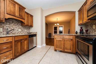 Main picture of 2328 N 65th St