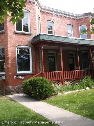 Main picture of 226 S 3rd St W