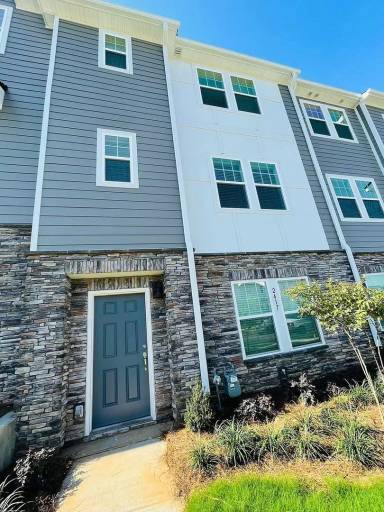 Main picture of 2421 Arbor Loop Dr