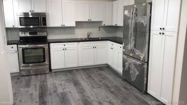 Main picture of 6861 SW 147th Ave