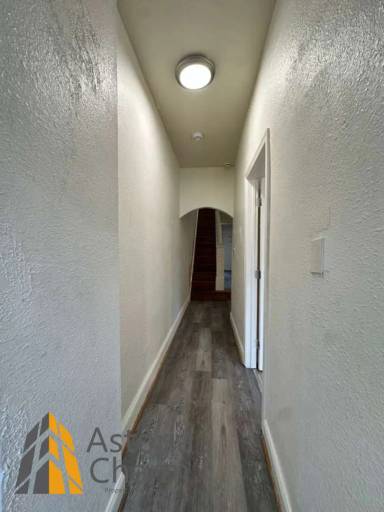 Main picture of 2542 W Fayette St