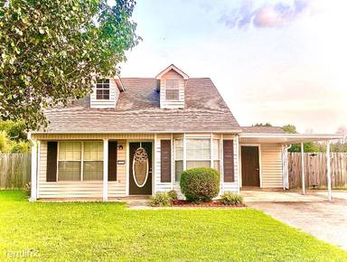 Main picture of 113 Cedar Cir
