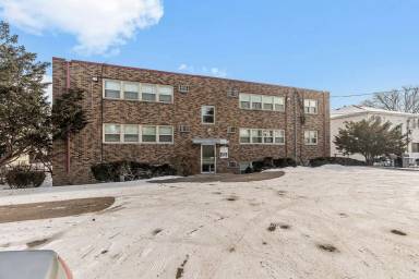 Main picture of 3530 18th Ave S